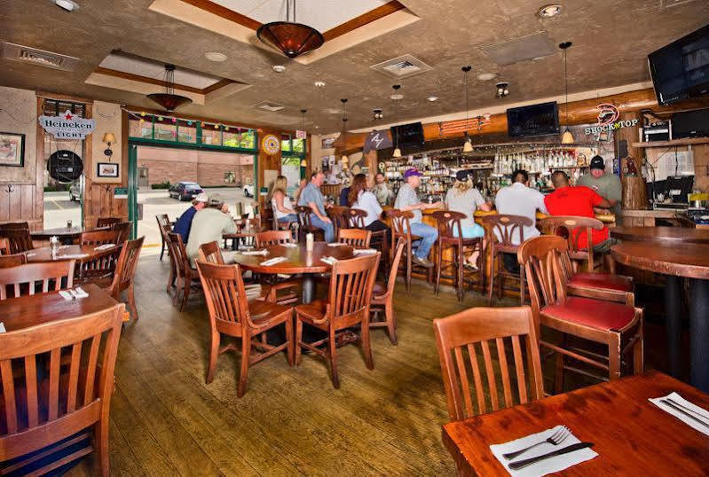 אדוארדס The Inn At Riverwalk מראה חיצוני תמונה
